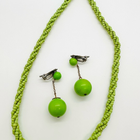 Retro Vintage Green Peruvian Shell Necklace & Earrings - Picture 8 of 17